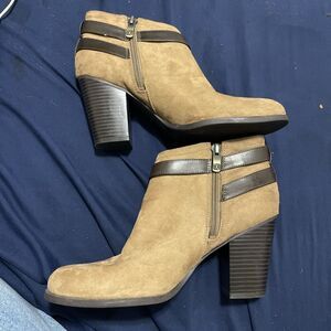 Liz Claiborne Leather Heels Brown With Solid Thick Heel Women’s Size 8.5M